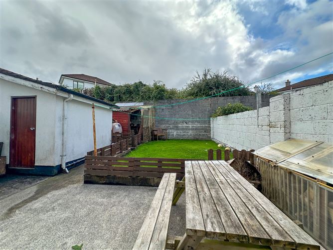 Photo 21 of 23 — 50 Tudor Lawn, Newcastle, Galway