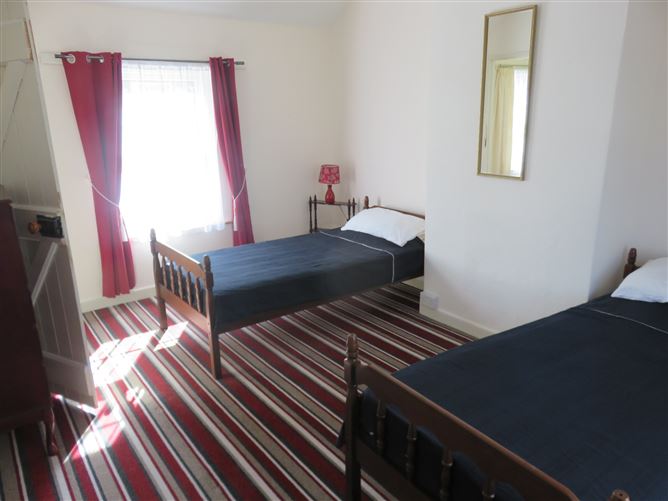 10 St. Josephs Place, Courtmacsherry,   West Cork