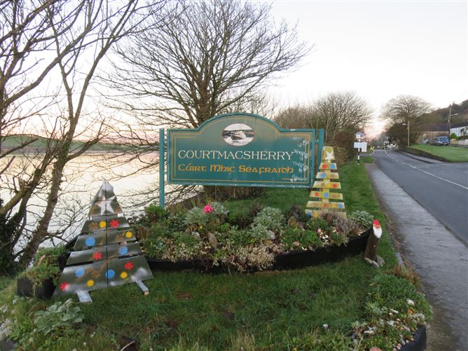 10 St. Josephs Place, Courtmacsherry,   West Cork