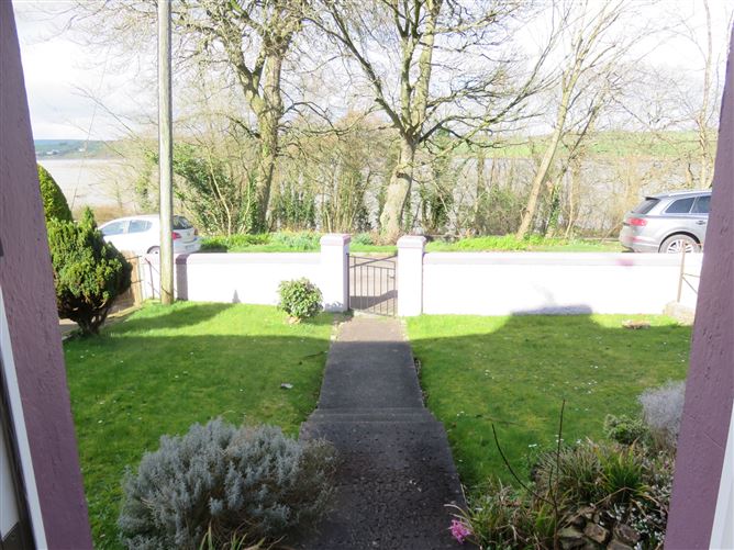 10 St. Josephs Place, Courtmacsherry,   West Cork