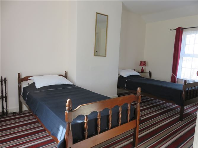 10 St. Josephs Place, Courtmacsherry,   West Cork