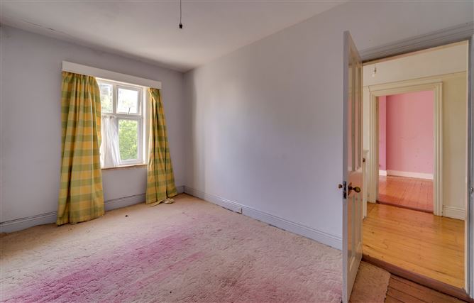 5 Woodlawn Terrace, Churchtown, Dublin 14