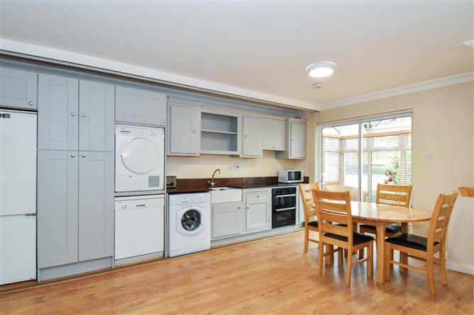 7 Crescent Green, The Crescent, Salthill, Galway
