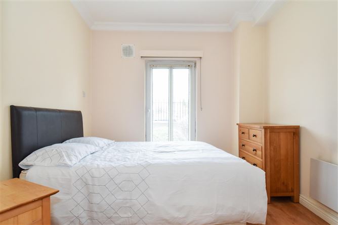 7 Crescent Green, The Crescent, Salthill, Galway