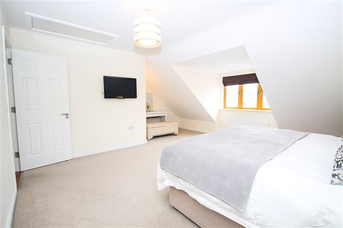 5 Broadfield Glen, Broadfield Manor, Rathcoole, Co. Dublin