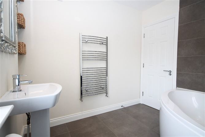 5 Broadfield Glen, Broadfield Manor, Rathcoole, Co. Dublin