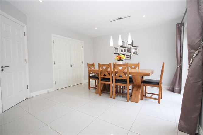 5 Broadfield Glen, Broadfield Manor, Rathcoole, Co. Dublin