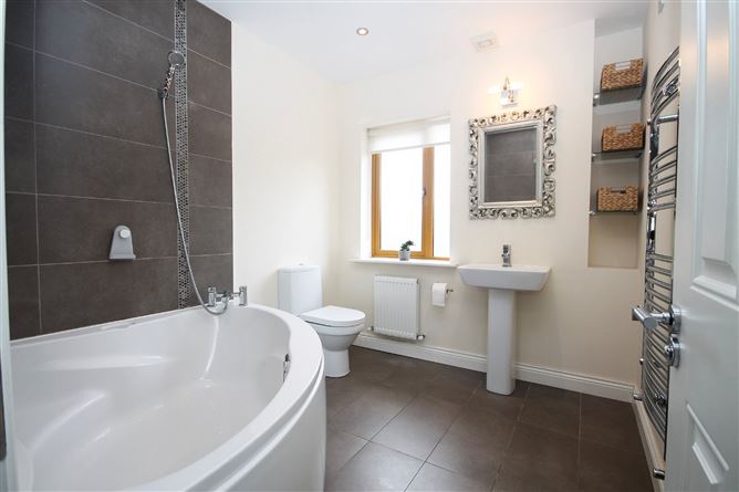 5 Broadfield Glen, Broadfield Manor, Rathcoole, Co. Dublin