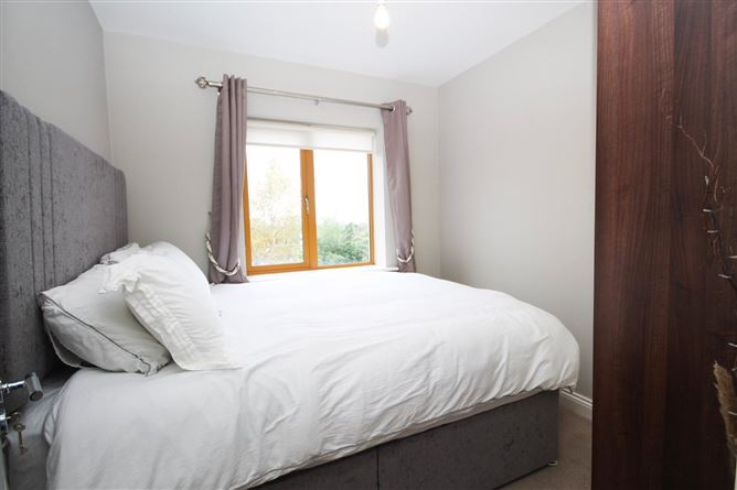5 Broadfield Glen, Broadfield Manor, Rathcoole, Co. Dublin