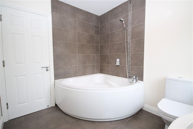 5 Broadfield Glen, Broadfield Manor, Rathcoole, Co. Dublin