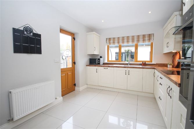 5 Broadfield Glen, Broadfield Manor, Rathcoole, Co. Dublin