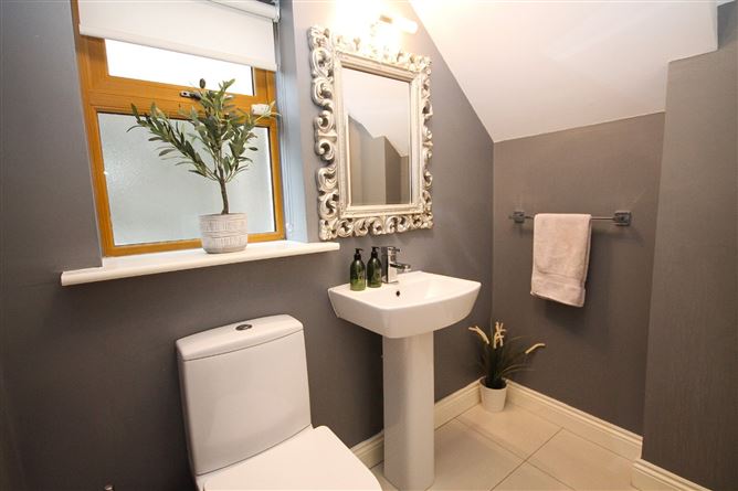 5 Broadfield Glen, Broadfield Manor, Rathcoole, Co. Dublin