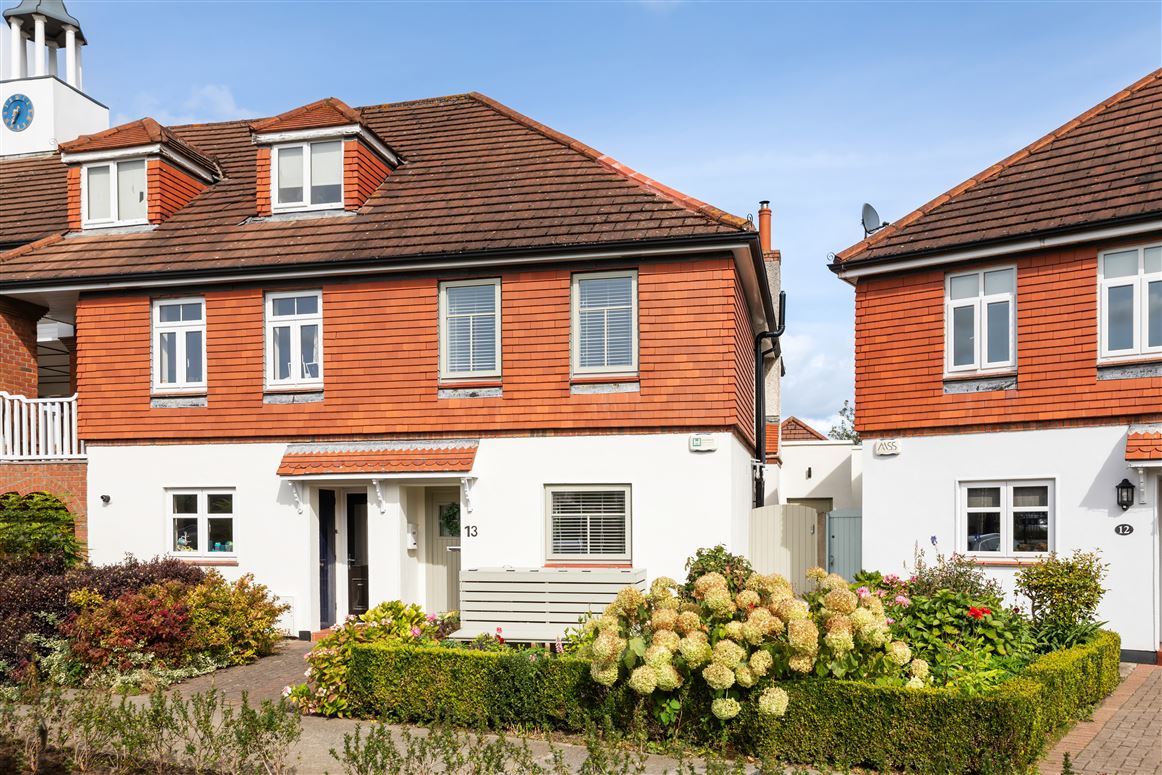 13 Hampton Crescent, Saint Helen's Wood , Booterstown, Dublin