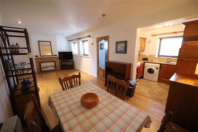 11 Castlepoint Village, Crosshaven, Cork