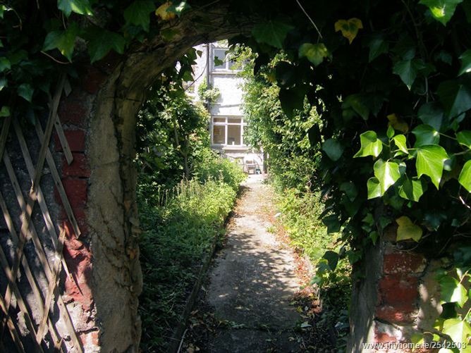 6 Castle Terrace, Malahide,   North County Dublin