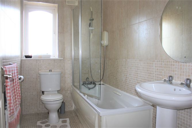 92 Bluebell Woods, Oranmore, Galway