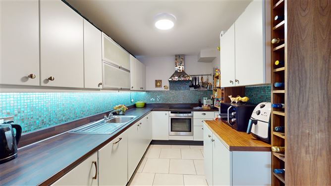 Apartment 513, Block 500, Cathedral Court, New St South, Dublin 8, Dublin