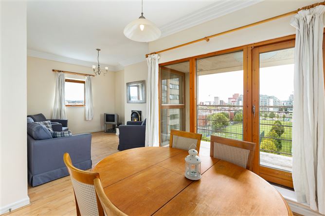 96 Spencer House, Custom House Square, IFSC, Dublin 1