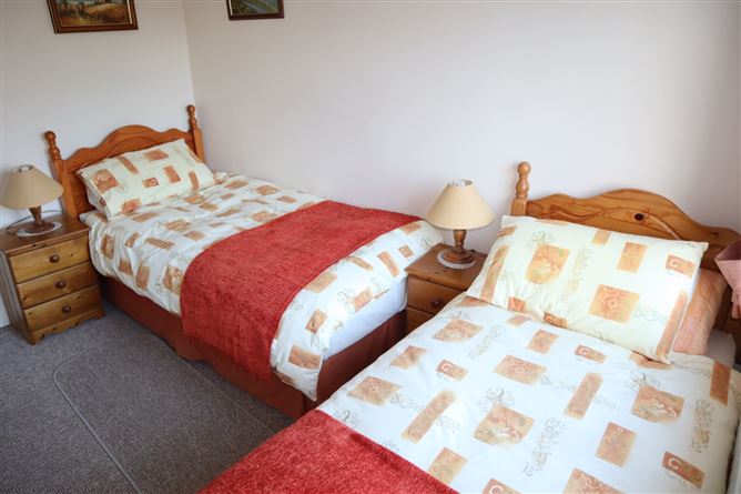 Spanish Point Road, Miltown Malbay, Clare