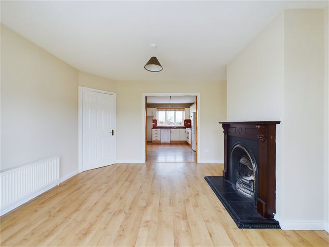 24 Westwood, Golf Links Road, Ennis, Co. Clare.