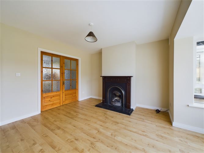 24 Westwood, Golf Links Road, Ennis, Co. Clare.