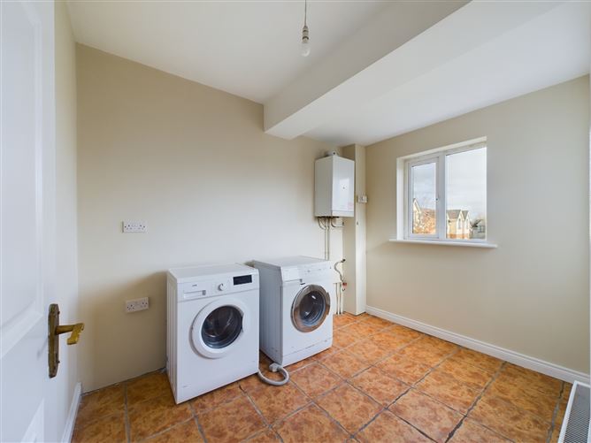 24 Westwood, Golf Links Road, Ennis, Co. Clare.