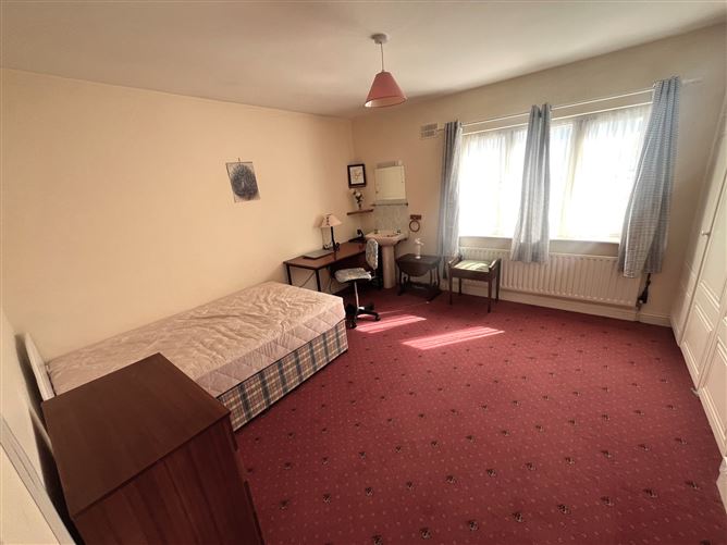 12 Rosebury Court, Knock, Mayo