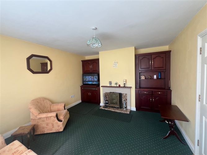 12 Rosebury Court, Knock, Mayo