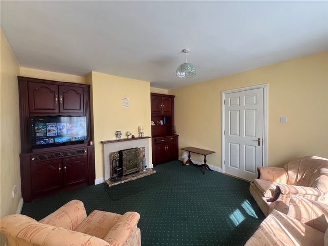 12 Rosebury Court, Knock, Mayo