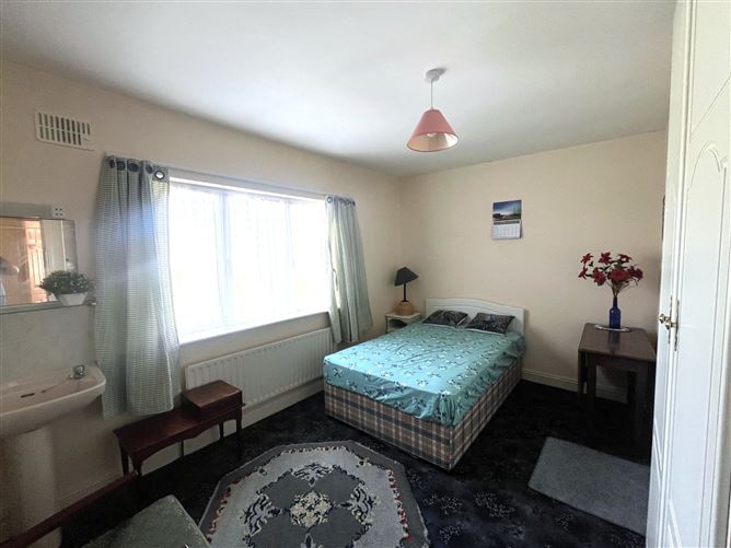 12 Rosebury Court, Knock, Mayo