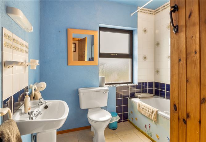 Glynsk Pier Cottage,H91FK7F, Cashel, Galway