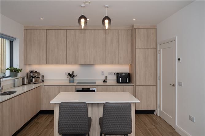 18 The Drive, Richmond Rise, Sallybrook, Glanmire