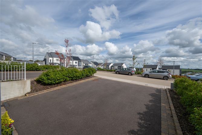 18 The Drive, Richmond Rise, Sallybrook, Glanmire