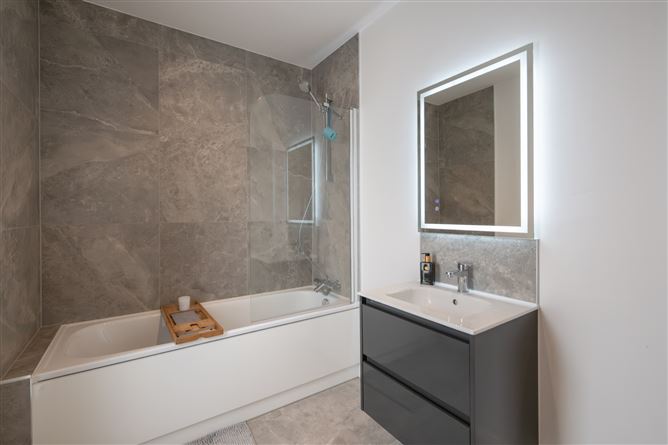 18 The Drive, Richmond Rise, Sallybrook, Glanmire