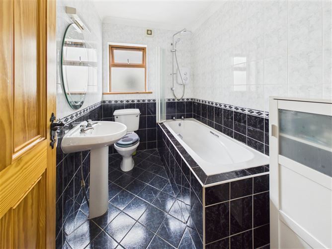 Photo 14 of 18 — 25 Hazel Court, Convent Road, Ballinrobe, County Mayo