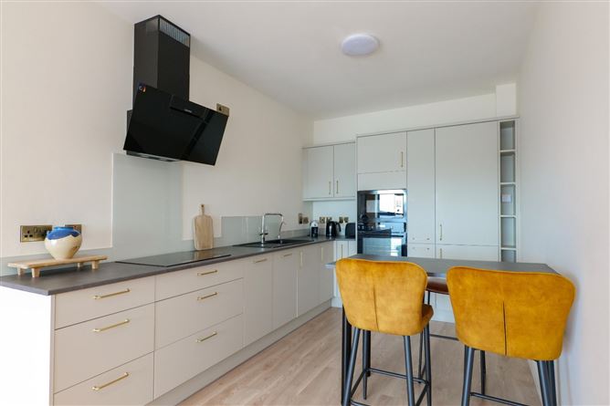 4 Tonn Na Mara, Dock Road, Galway City Centre, Galway