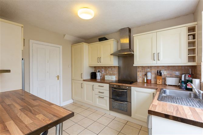 4 Sycamore Green, Cabinteely, Dublin 18