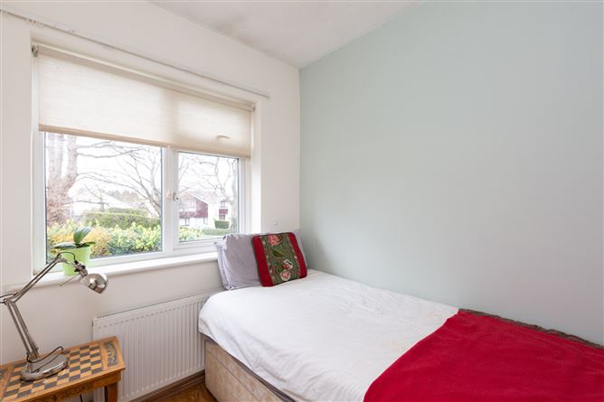 4 Sycamore Green, Cabinteely, Dublin 18