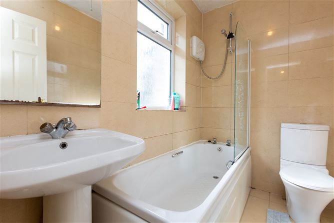 4 Sycamore Green, Cabinteely, Dublin 18