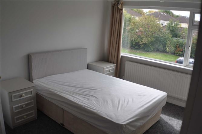 34 Kew Park Crescent, Lucan, County Dublin
