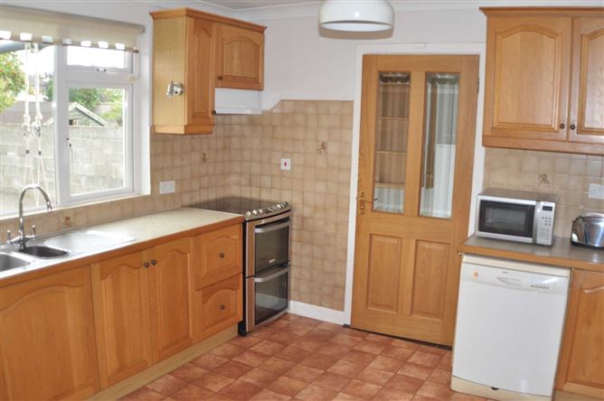 34 Kew Park Crescent, Lucan, County Dublin