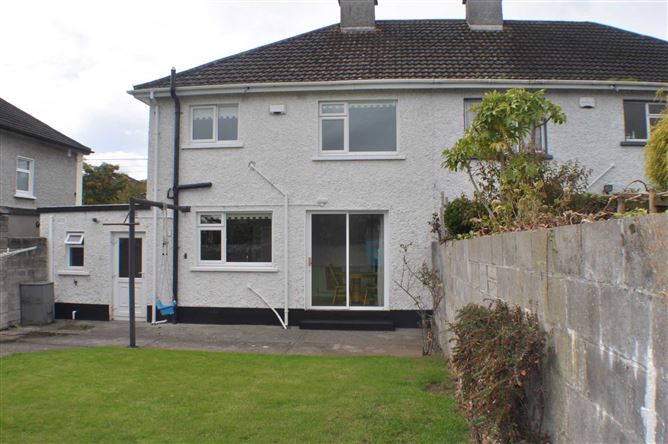 34 Kew Park Crescent, Lucan, County Dublin