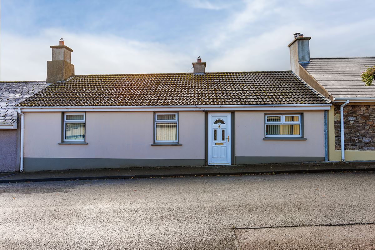 Photo 1 of 19 — 72 New Street, Lismore, Waterford