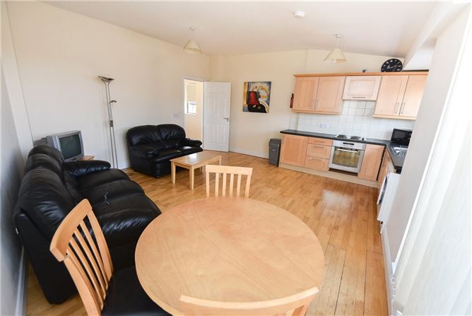 9/10 Denny Street, Tralee, Co.Kerry