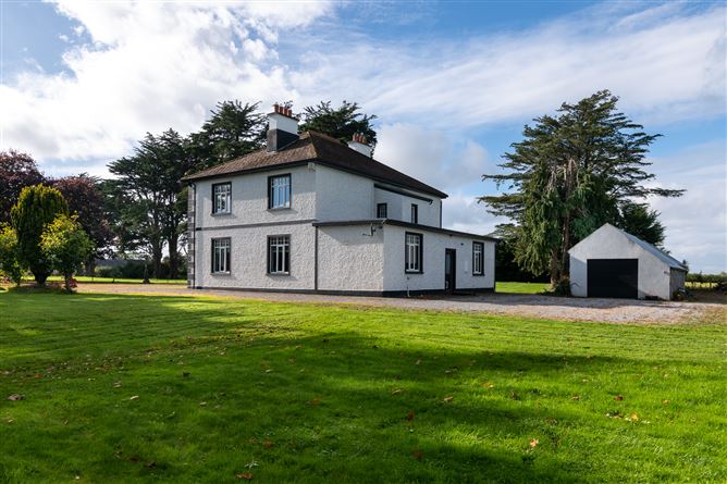 Gloster House, Hill Road, Cloghan, Co. Offaly