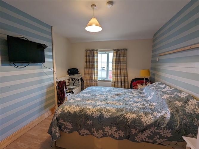 98 St Joseph's Park, Nenagh, Co. Tipperary