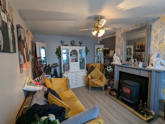 98 St Joseph's Park, Nenagh, Co. Tipperary