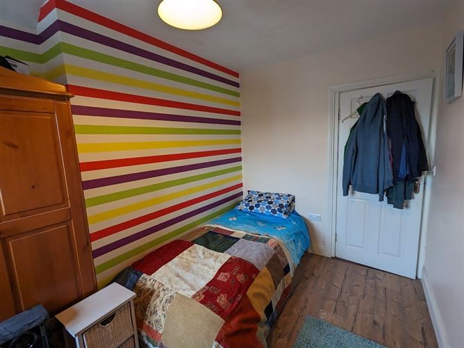 98 St Joseph's Park, Nenagh, Co. Tipperary