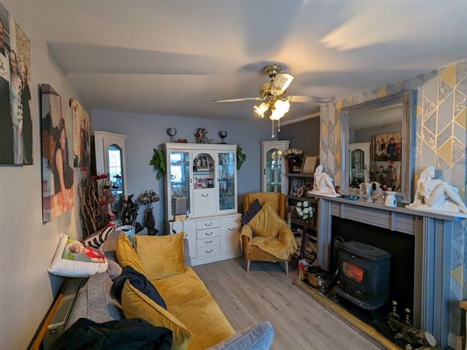 98 St Joseph's Park, Nenagh, Co. Tipperary