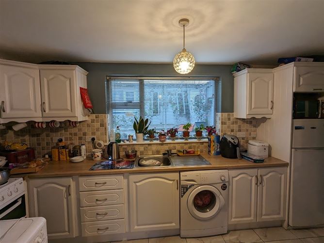 98 St Joseph's Park, Nenagh, Co. Tipperary